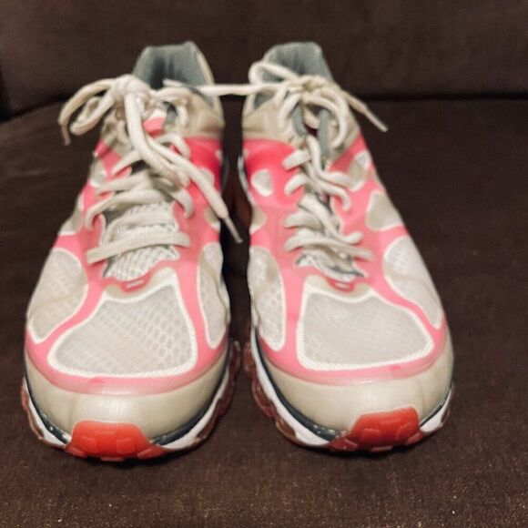 Excellent Pink White NIKE Air Max 2012 Womens 7 US 38 EUR Pink Gum bottoms - Picture 2 of 8